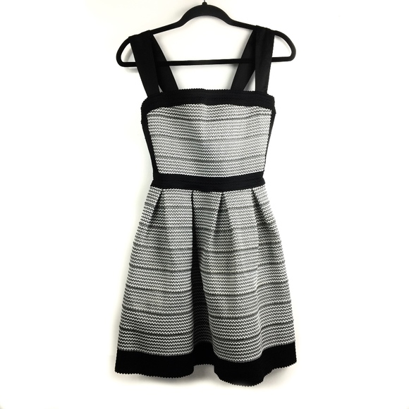 Honey Punch Dresses & Skirts - Honey Punch > Black/White ZigZag Bandage Dress
